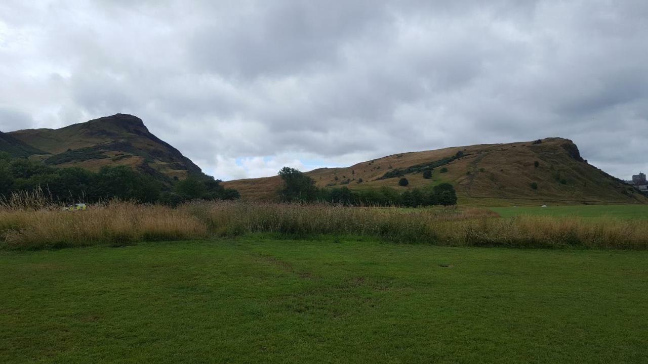Holyrood Park Apartment Edinburg Exteriör bild